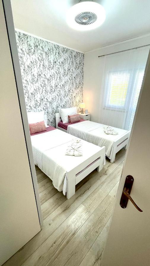 Apartment For 6 + Free Parking Place Zadar Dış mekan fotoğraf